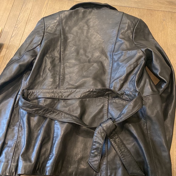 Leather jacket - Picture 3 of 3